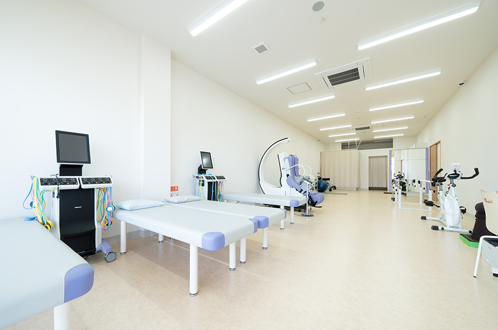 桶川市の整形外科、坂田東整形外科のリハビリテーション室です